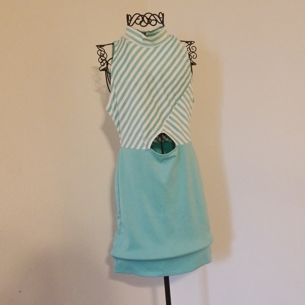 Cute seafoam green dress